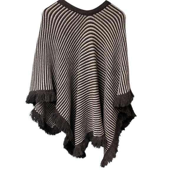 EYEFUL Beige Gray Print Shawl Wrap Scarf Fringe NYC Boutique Boho Chic - Picture 4 of 9